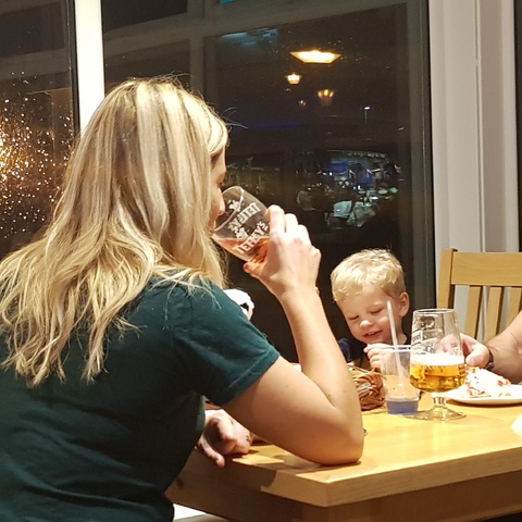 Stars Bar family dining