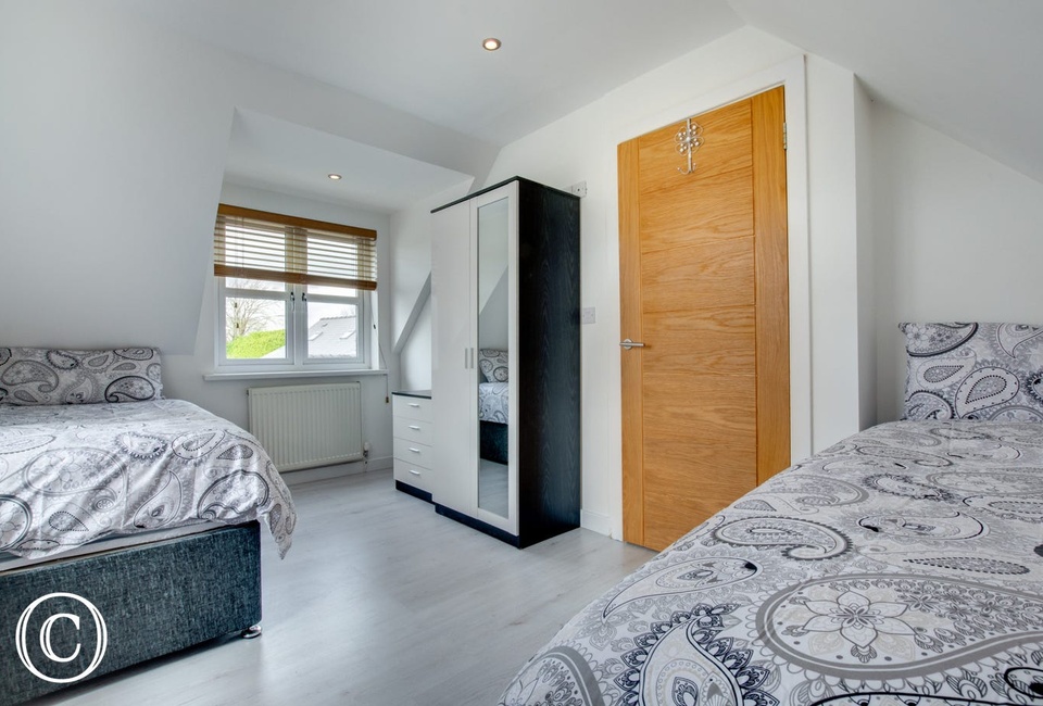 Vineyard Vale Hot Tub House